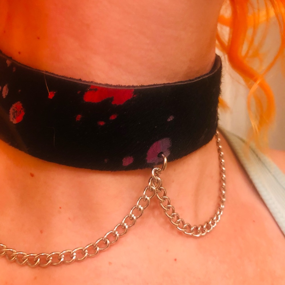Leather dark rainbow choker - Picture 3 of 8